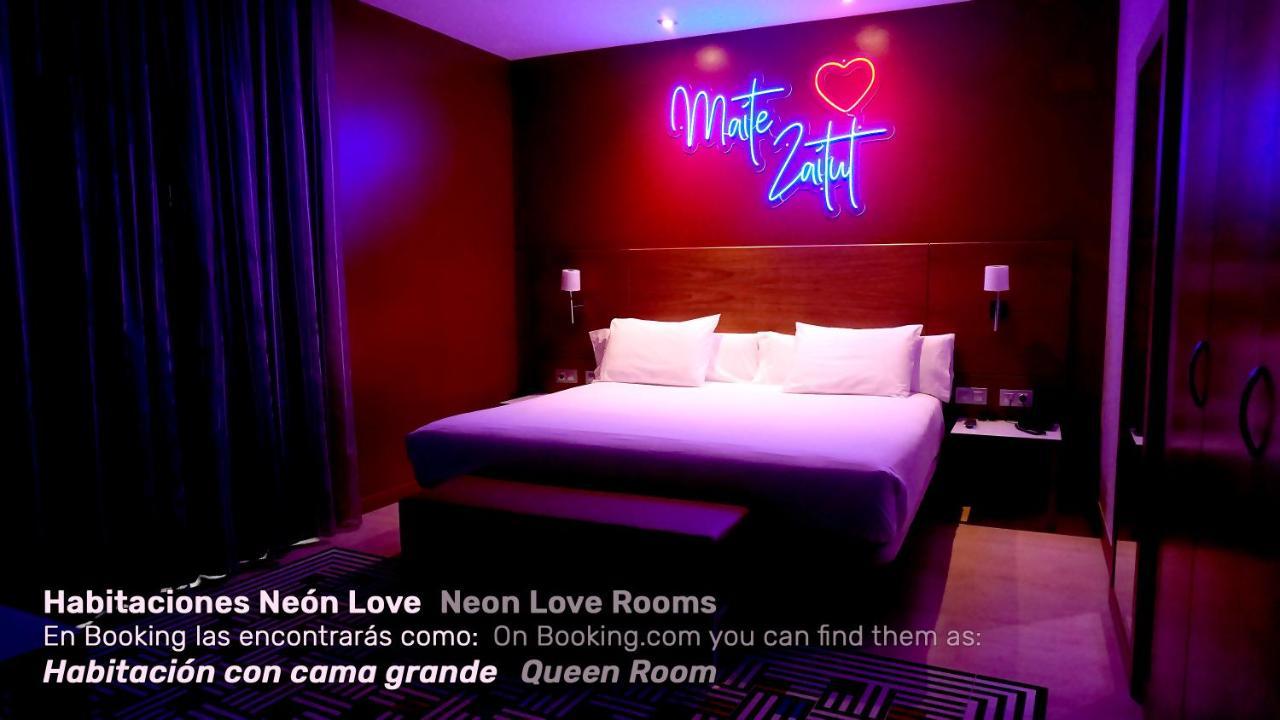 Quarto Neon Love